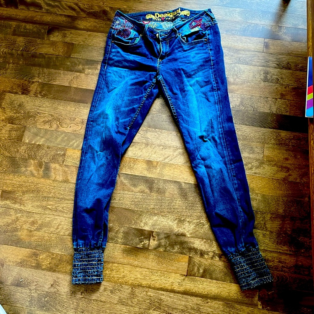 DESIGUAL Ruched Ankle Embroidered Jeans low rise sz28